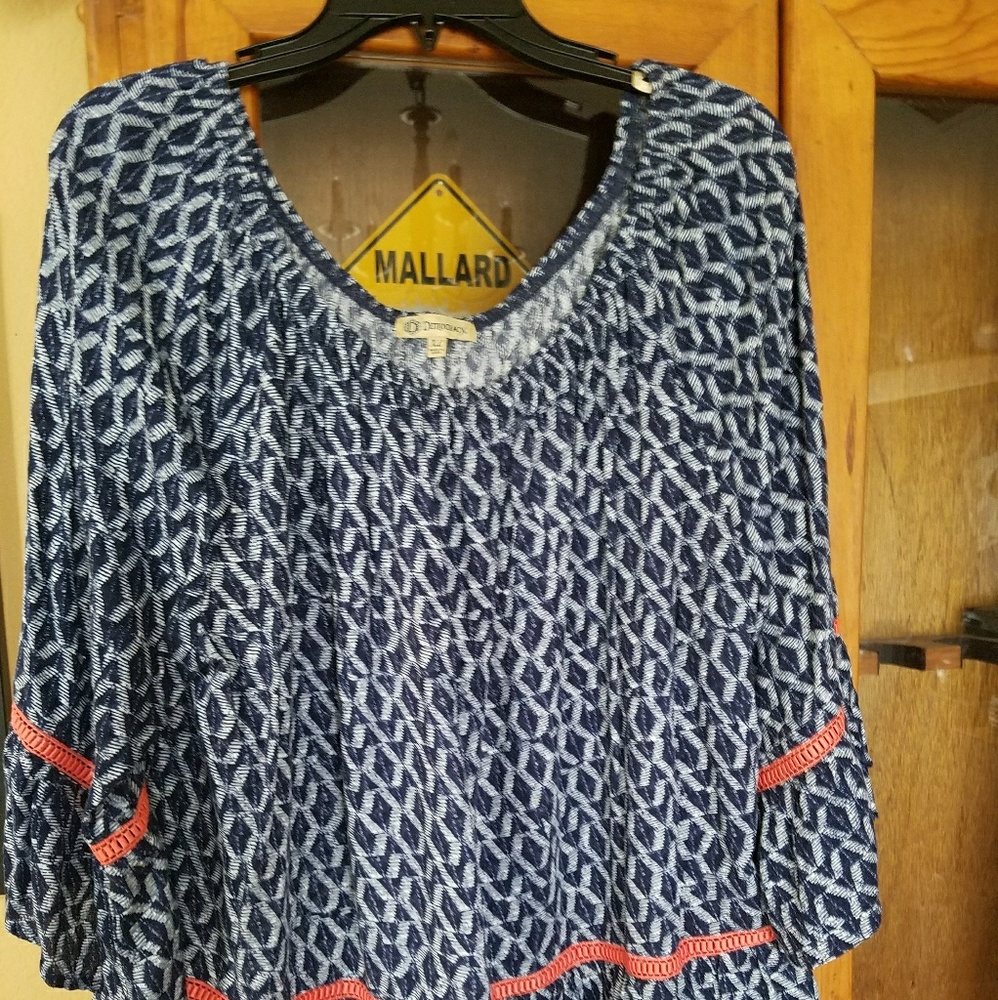 Cute top.